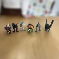 アニアの恐竜フィギュア5体とアニアの象フィギュアセット