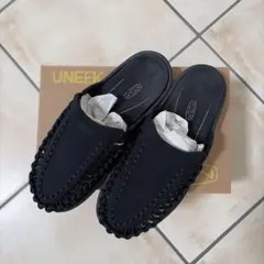 KEEN ユニーク2 スライド　ブラック 24のサムネイル