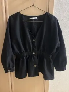 〈GRL グレイル〉ピーチスキンウエストマークペプラムトップス　fo804