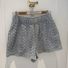 ZARA ショートパンツ 花柄 Mのサムネイル