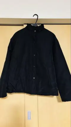 黒のダウンジャケット チェック柄袖