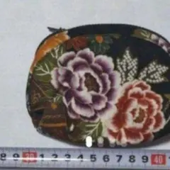 ハンドメイドお花可愛い和風ポーチ！使い方いろいろ!財布に!新品ですいかがですか?