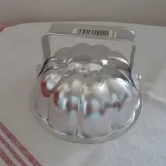 Item thumbnail for item e1bcba88-d2e1-4cb3-9b5b-6c969d657f32