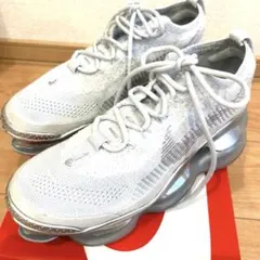 NIKE エアマックススコーピオン ホワイト シルバー 27.5のサムネイル