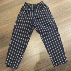 GU  ワイドパンツ　ストライプ　紺色