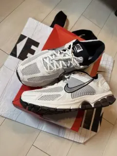 2025年最新】nike vomero 5 28cmの人気アイテム - メルカリ