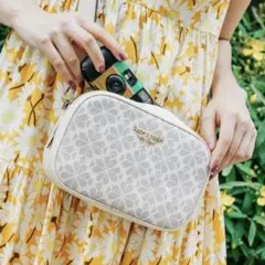 ケイト・スペード 　スペードフラワー　カメラバック　ショルダーバック