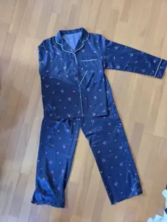 GU チェリー柄ネイビーサテンパジャマ上下セット