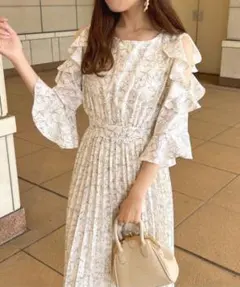 オープンショルダーワンピース