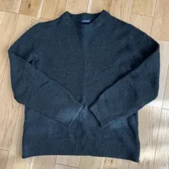 アーバンリサーチ　メンズ Uネックニットセーター　　ダークグリーン