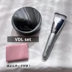 VDL クッションファンデーション ぽよんチークセット+ファンデブラシ付き