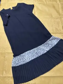 裾プリーツ切替黒ワンピース　M 美品