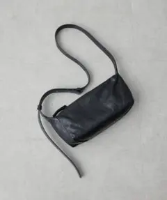 イアパピヨネ　ボックスショルダーバッグ　本革220g