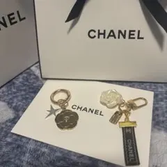 CHANEL 2025 正規品 ホリデー カメリアチャーム＆キーホルダー
