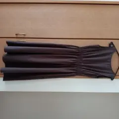 GUのノースリーブロングワンピースのサムネイル