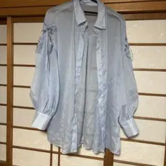 リボン付き水色シアーシャツ