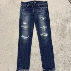 ダメージジーンズ