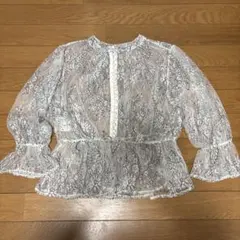 ナチュラルクチュール　シアーブラウス　花柄レース　キャンディスリーブ　クロップド