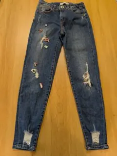 【使用少】ZARA KIDSザラキッズ☆デニムスキニーパンツ ピンバッジ付き