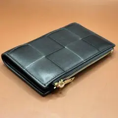 高級羊革　本革おしゃれなニつ折り財布　イントレチャート　高見え　黒　新品未使用