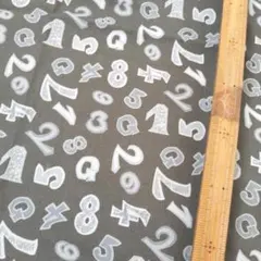 F約 57×49　数字プリント綿生地 グレー　ブロード　カットクロス