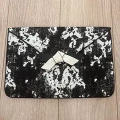 ポールカ　クラッチバッグ　パーティーバッグ　PAULE KA モノトーン　新品