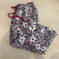 フラワープリント リラコ　ユニクロ　Mサイズ