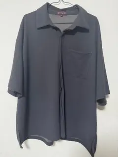 ETELIO 梨地レギュラーカラー半袖比翼シャツ チャコール Mサイズのサムネイル