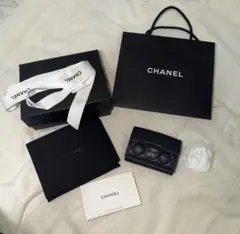 CHANEL キャビアスキン 三つ折り財布のサムネイル