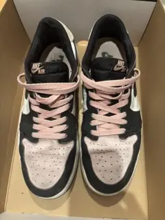 Nike Air Jordan 1 Low OG ブリーチドコーラル