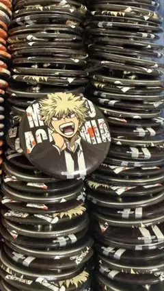 爆豪勝己 スーツ 缶バッジ 31個 - メルカリ