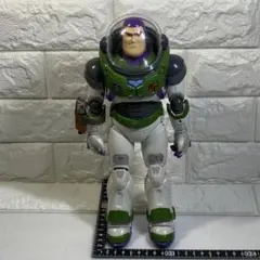 〈タカラトミー〉バズ・ライトイヤー リアルサイズトーキングフィギュア