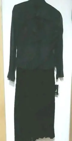 最終値下！ドレッシーなワンピーススーツ～花の透かしレース