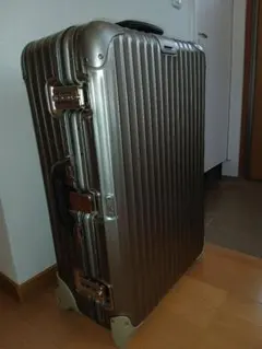 奇跡の新品未使用　リモワ　トパーズ　限定　プレミアム　63L 2025年最新】rimowa トパーズ 63の人気アイテム - メルカリ