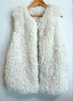 【美品✨】アイボリー ファーベスト ノースリーブ　フリーサイズ