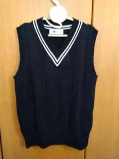 ネイビー Vネック ニットベスト140センチ