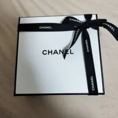 CHANEL ギフトボックス リボン付き