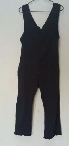 美品　リブ編みVネックオーバーオール