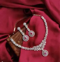 Necklace 人工ダイヤモンドとルビーのネックレス