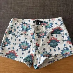 FOREVER 21 幾何学模様ショートパンツ US 24