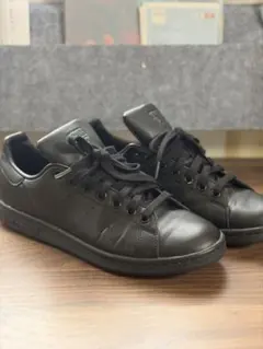 【新春セール】adidas Stan Smith ブラックスニーカー
