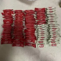 キットカット　赤白　100個のサムネイル
