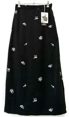 新品 ベロア刺繍スカート ナロースカート しまむら 花柄