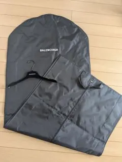 BALENCIAGA 黒いハンガー 5本セット - メルカリ