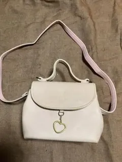 ピンク ショルダーバッグ ハートチャーム付き