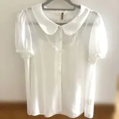 【美品】 L'EST ROSE ホワイト 丸襟 半袖 ブラウスのサムネイル