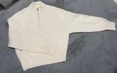 【GU】ホワイト ハーフジップ ニットセーター