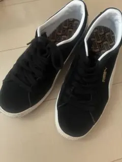 Puma ブラック スエード スニーカー