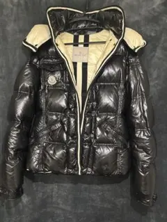 Moncler モンクレール　ブラック ダウンジャケット