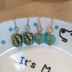 フクロウとトカゲのチェコビーズピアス２セット